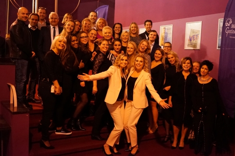 Het team van Hipper & Kolfbaan met familie & vrienden